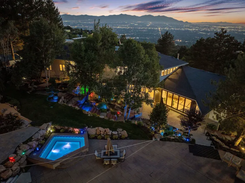 Secluded Retreat For 17+ heated Pool & Pickleball 5 Bedroom Home by RedAwning - Image 1