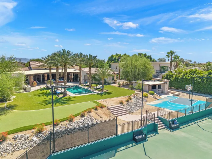Private Estate - Enough amenities to keep kids and adults having a great time - Image 1