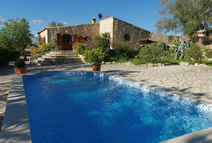 Ruhig gelegene Natursteinfinca mit Gästehaus, Pool und Garten für 6 Personen - Image 1
