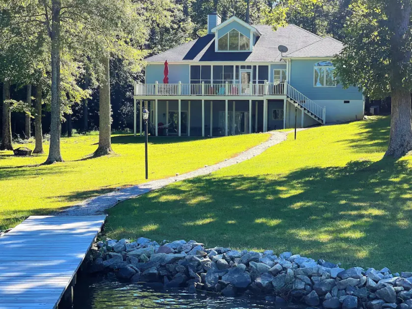 Amazing Listing Just Off the Main Lake, No Steps to the Doc! High-Speed Internet - Image 1