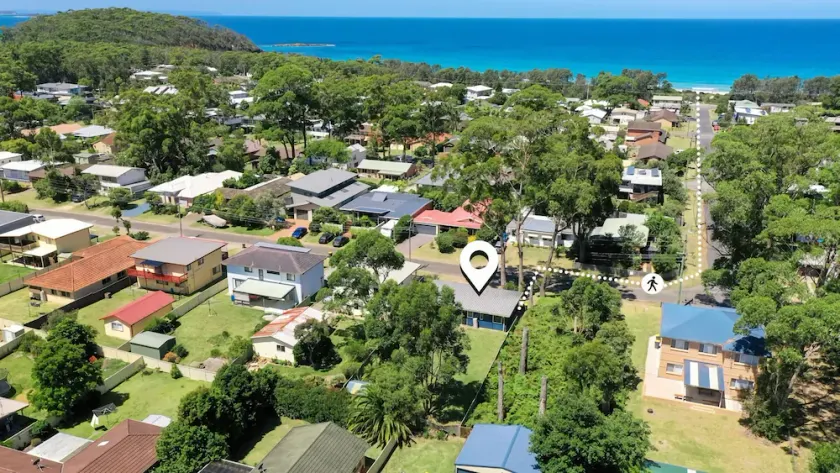 Beach Bangalow in Narrawallee - Image 1