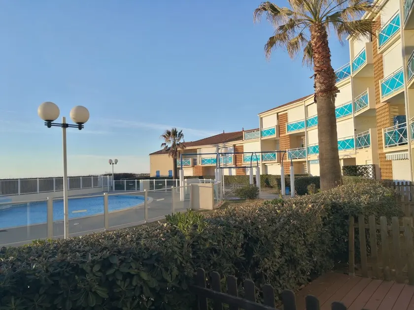 Apartment in Residence with Swimming Pool and direct beach access - Image 1