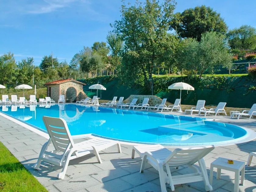 Joli appartement dans une maison de vacances avec climatisation, WIFI, piscine, TV et patio - Image 1