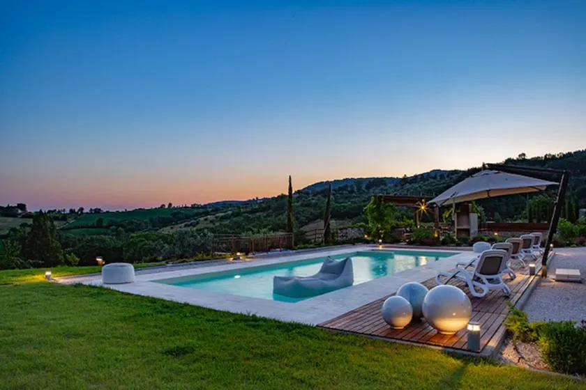 Villa con piscina panorámica en Asís - Image 1