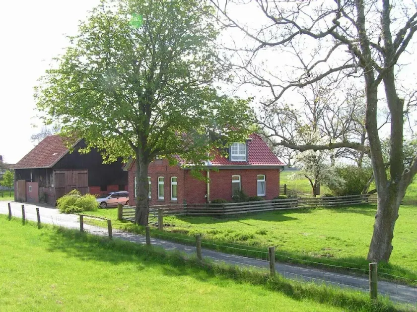 comfortably renovated cottage in tranquil surrounding - Image 1