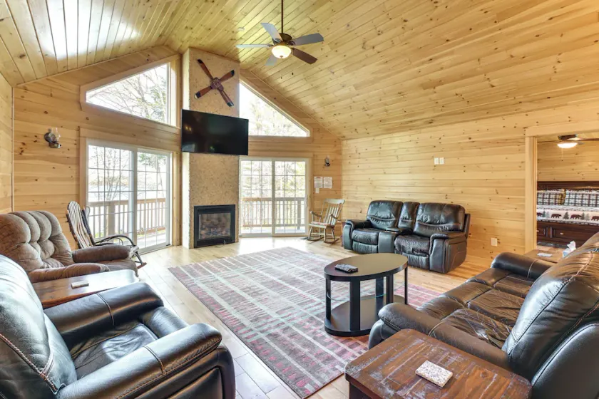 Waterfront Davis Pond Cabin w/ Dock + Kayaks! - Image 1