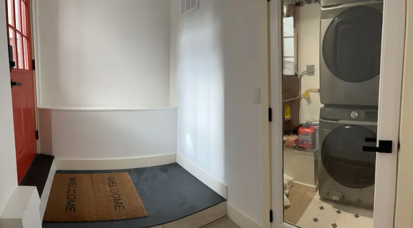 COZY 3Br2Ba and a living room with Big  screen Movie & Sunny patio - Image 1