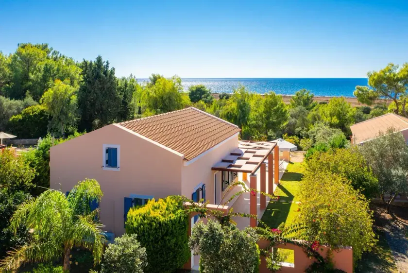 Nafsika Beach House - Image 1