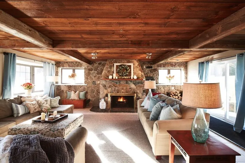 SPACIOUS and PRIVATE renovated farmhouse for the whole family - Image 1