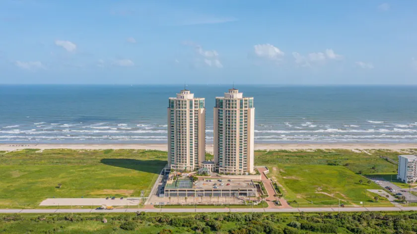 Luksus Beachfront Condo - Image 1