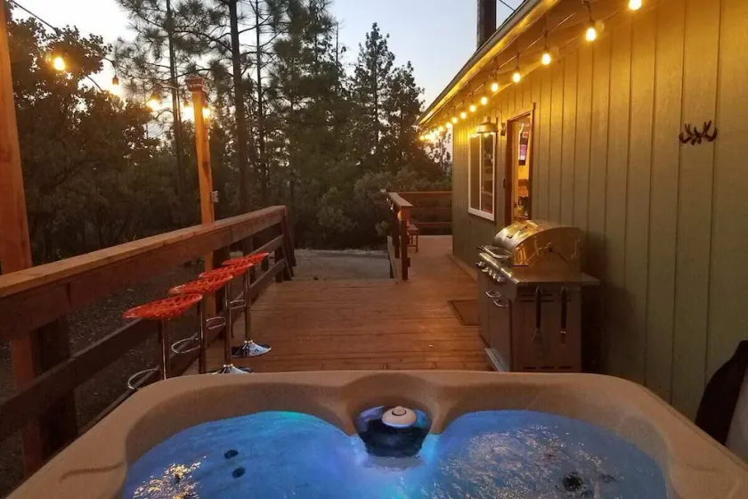 Stunning Chalet with No Immediate Neighbors! - Image 1