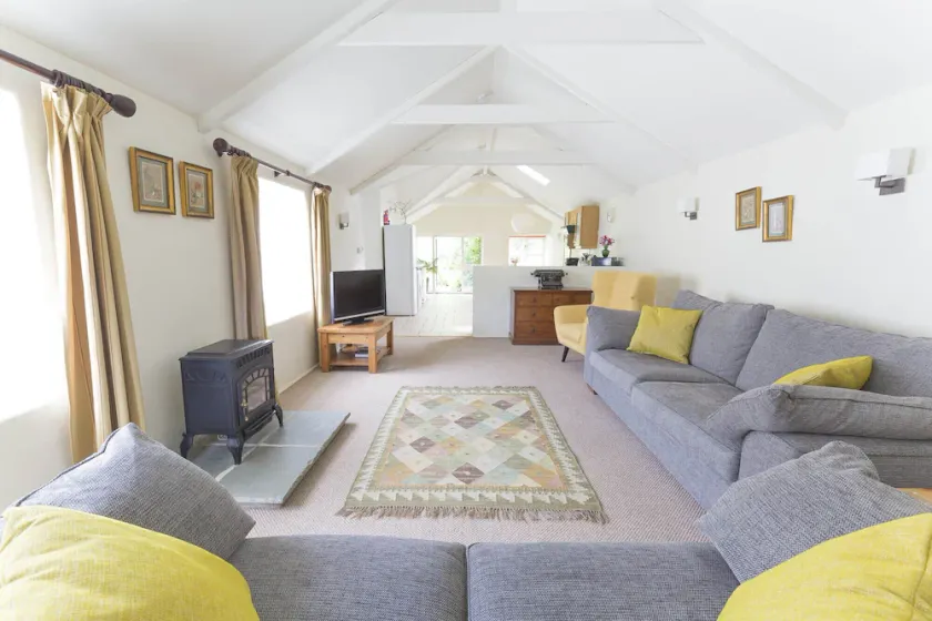 Spacious converted barn on a real Cornish lane, near Hayle and St. Ives - Image 1