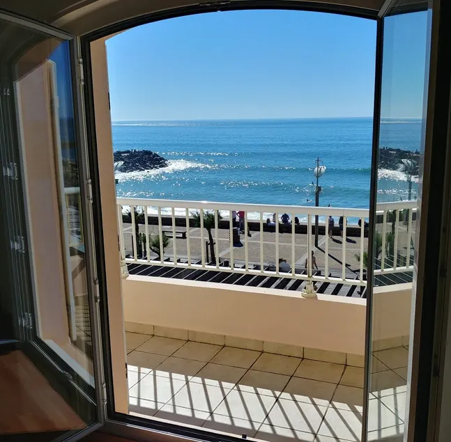 Appartamento 120 m² con vista e accesso diretto sul mare - Image 1