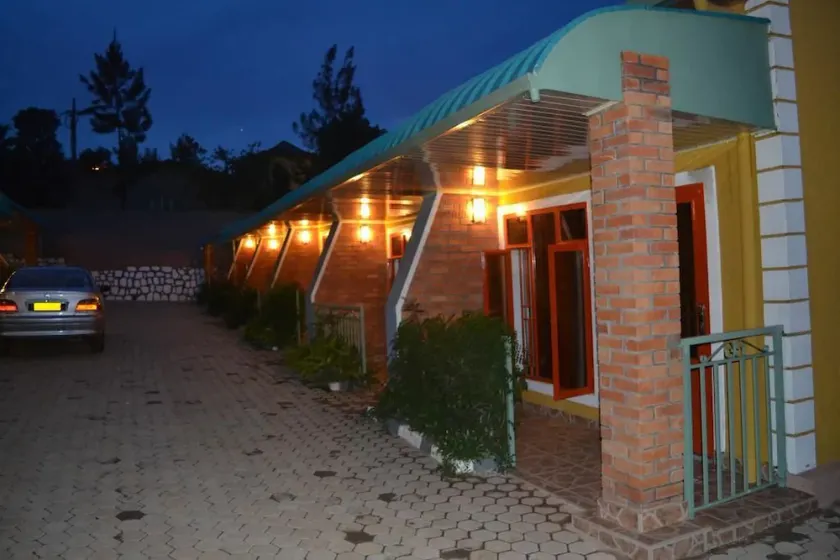 Wailers Lodge - Image 1
