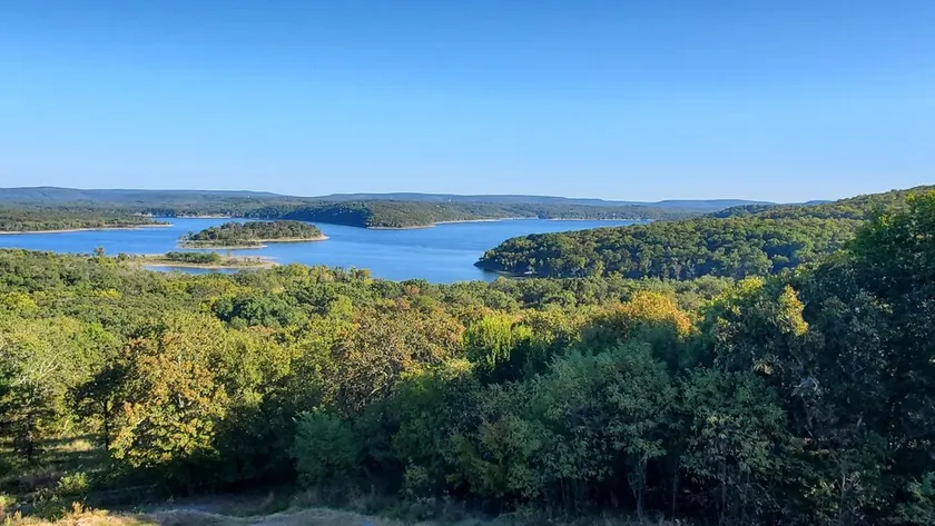 Lakescape Lookout - Image 1