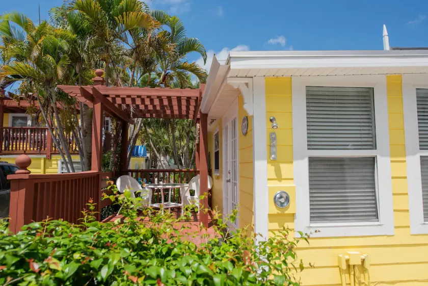 Anna Maria Beach Cottage 110B  Updated studio beach cottage, steps to the sand! - Image 1
