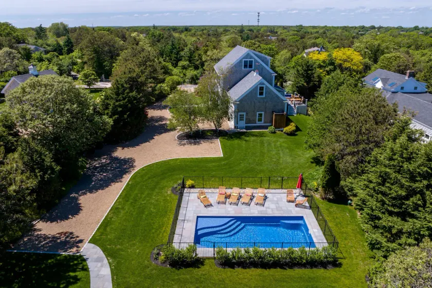 WALK TO VILLAGE LOCATION, NEW POOL, FAMILY COMPOUND! - Image 1