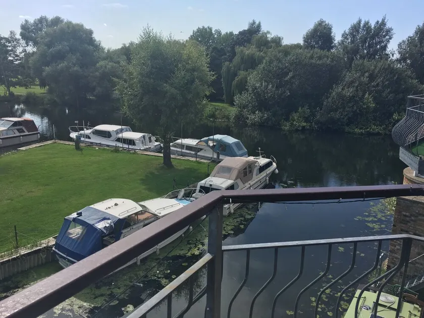38 River Terrace - St Neots - Image 1