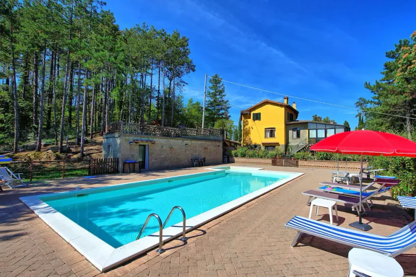 Private Villa with WIFI, private pool, TV, balcony, pets allowed, panoramic view, close to Arezzo - Image 1