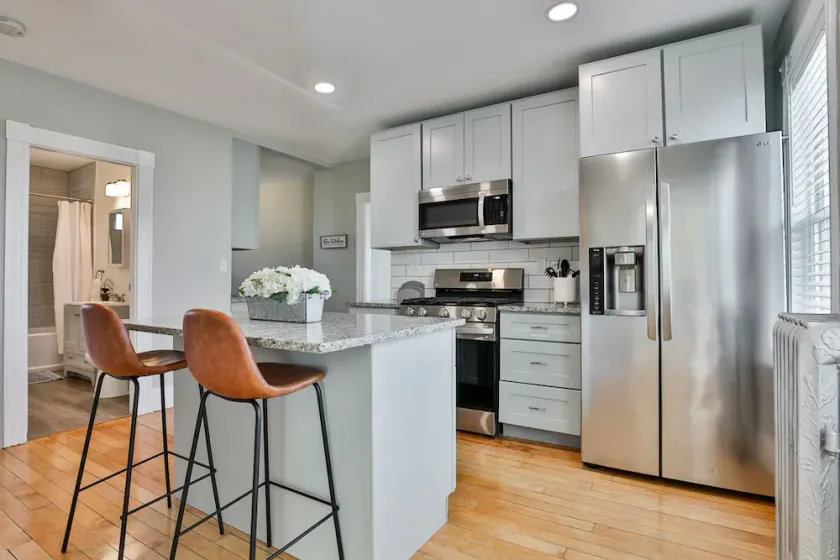 Stylish Apartment Near Downtown, Highways, Boston - Image 1