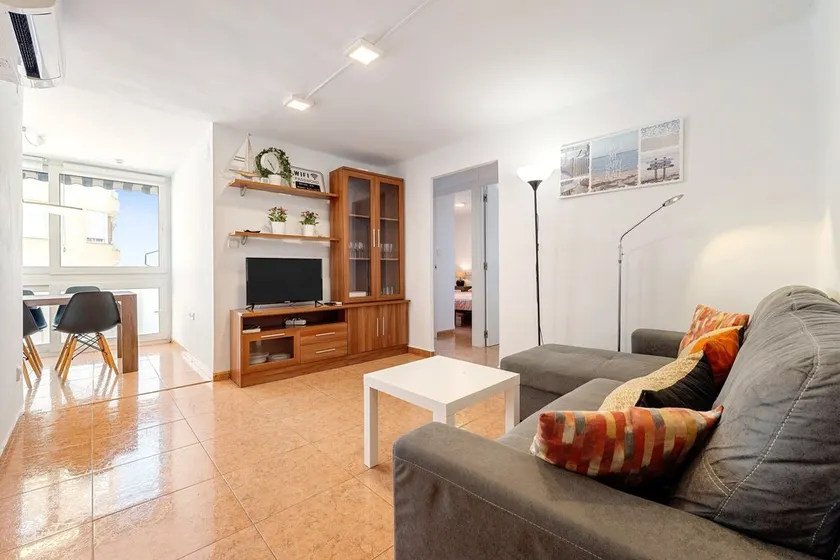 Central modern 3bdr, A/C, wifi & Parking - Image 1