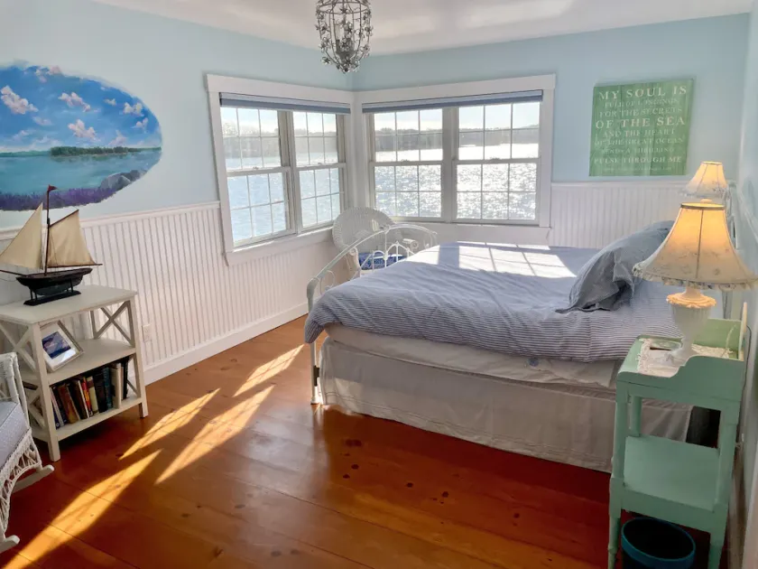 Maine Waterfront Cottage: Nestled on an acre of land, with 500ft of shore front - Image 1