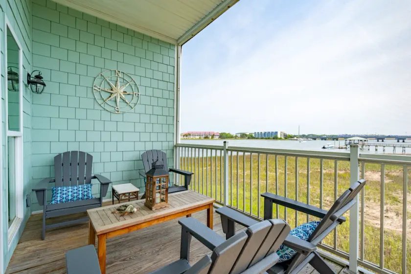 Panorama udsigt over floden! Pool, Dock & Easy Walk til stranden - Image 1