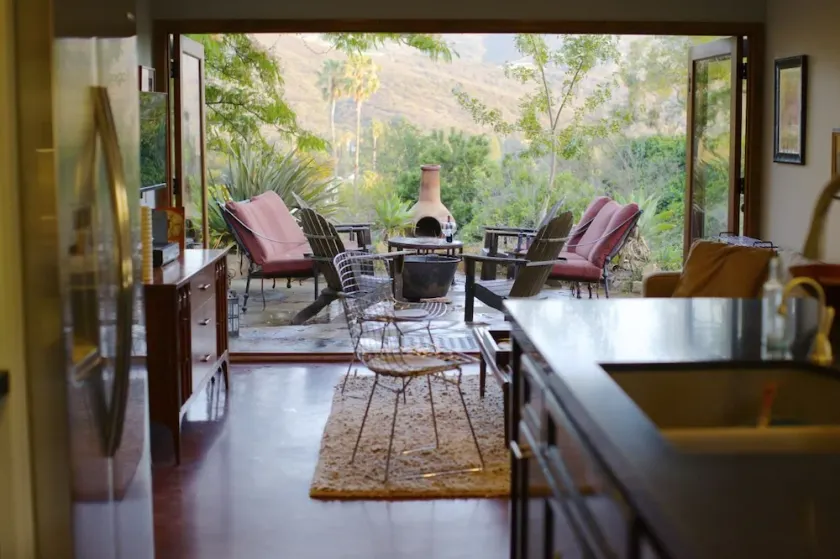 Moderno Rustic Retreat - Image 1