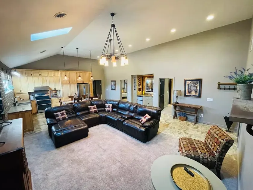 You'll love this Spacious 3 Bedroom plus a loft in the Heart of Amish Country - Image 1