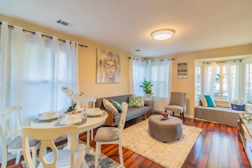 Comfortable Ukiah Home, Sleeps 8, Walk to Downtown - Image 1