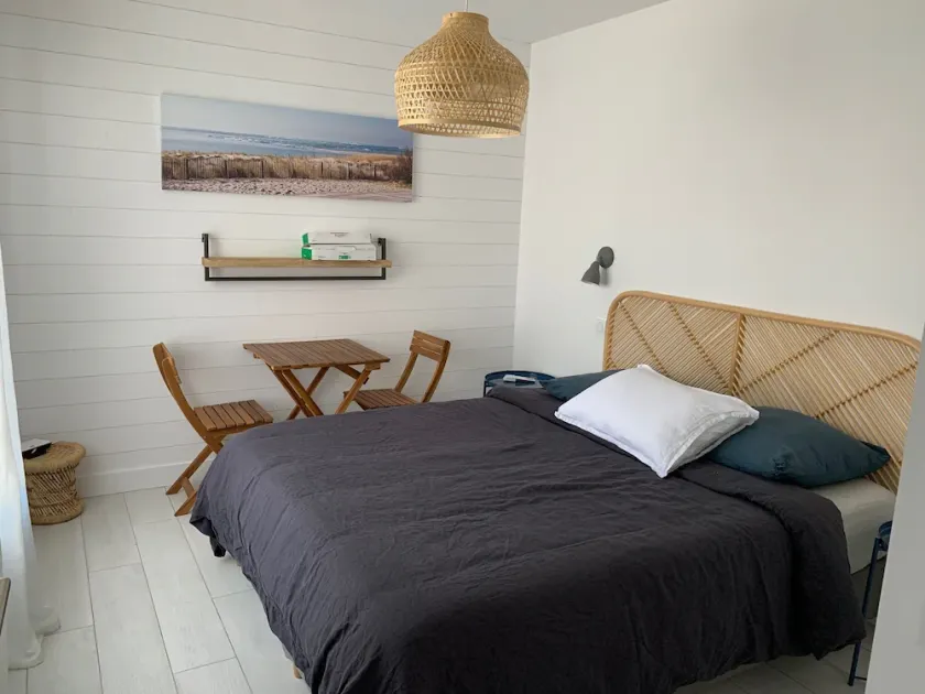 Studio pour 2 Personnes dans Villa Bord de mer Avec Piscine Chauffée - Image 1