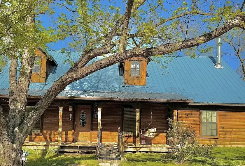 Colorado River Cabin ~ San Saba/Bend~ pool & sauna near Colorado Bend State Park - Image 1