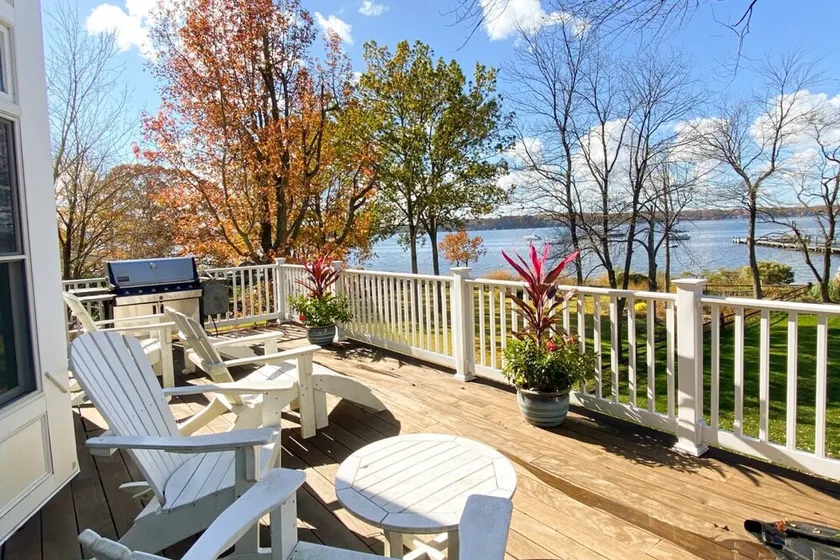 Stunning Waterfront Home in Round Bay with multiple living spaces - Image 1