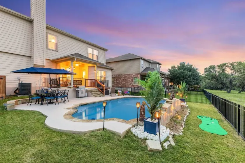 5BR Private Pool Home Sleeps 10 - Near San Antonio & Lackland - Image 1