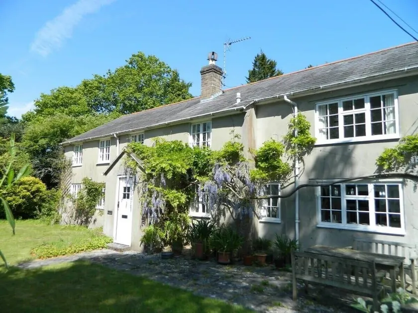 River Cottage a country retreat in wooded gardens - Image 1
