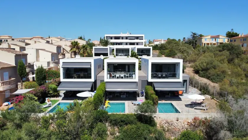Chalet de luxe avec d'excellentes installations et une piscine privée près de la plage ... - Image 1