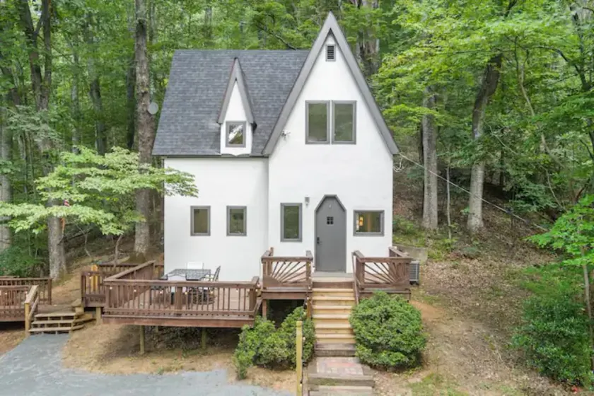Inn at the Woods: Updated Cabin w/Mountain Views - Image 1
