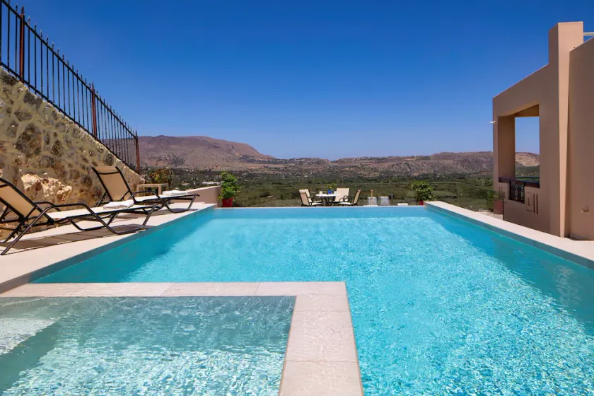 Iconic Villa with private pool and sea view - Image 1