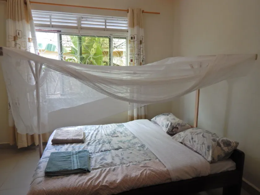 The Cozy HideAway - 15 minutes from the Airport - Image 1