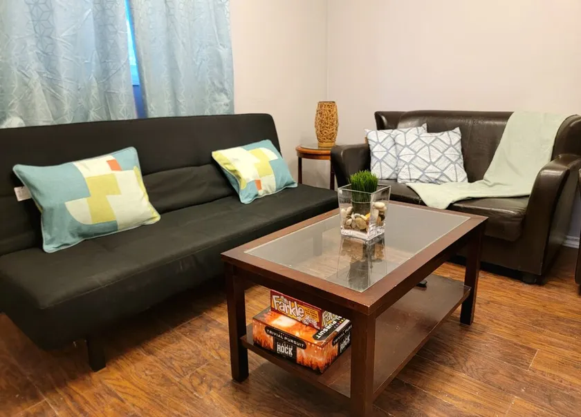 Comfortable 3 bedroom with easy access to Downtown - Image 1