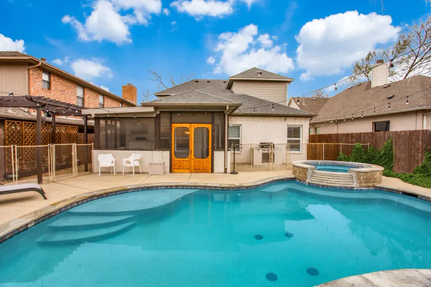 Panther City Paradise ~ Resort Pool & Spa! Close to everything FW offers! - Image 1