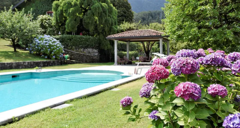 Lago Maggiore, vacker villa med pool och stor trädgård vid sjön Maggiore - Image 1