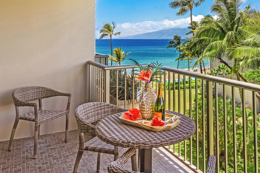 Remodeled Ocean View Studio at The Whaler 518-Kaanapali Beach-Walk to Dining - Image 1
