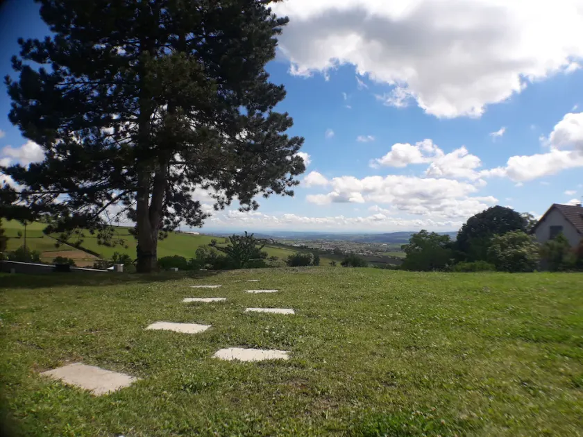 170 m² between Lyon and St Etienne - Image 1