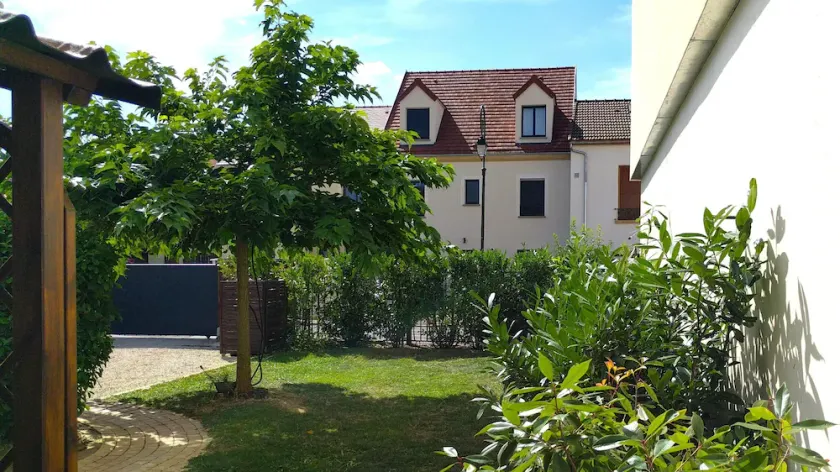 La Villa des Acacias - Image 1