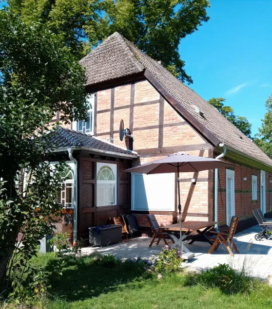 5 Ferienwohnung in Historischem Alten Gutshaus in Breetz am Fluss - Image 1