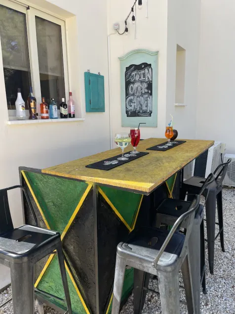 Villa Denis, heated pool on request, centrally located in Coral Bay - Image 1