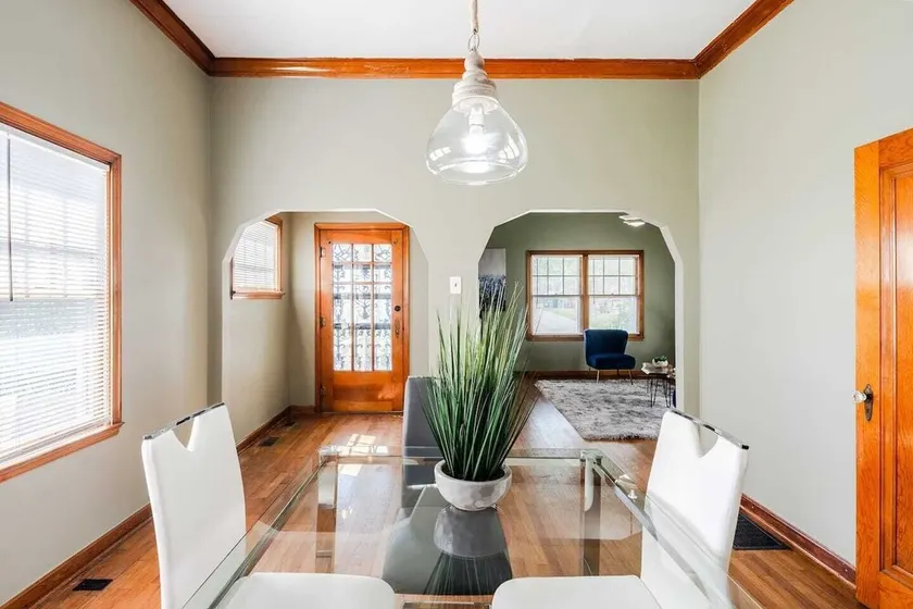 Downtown Bungalow | Fully Updated | Best KC Views - Image 1