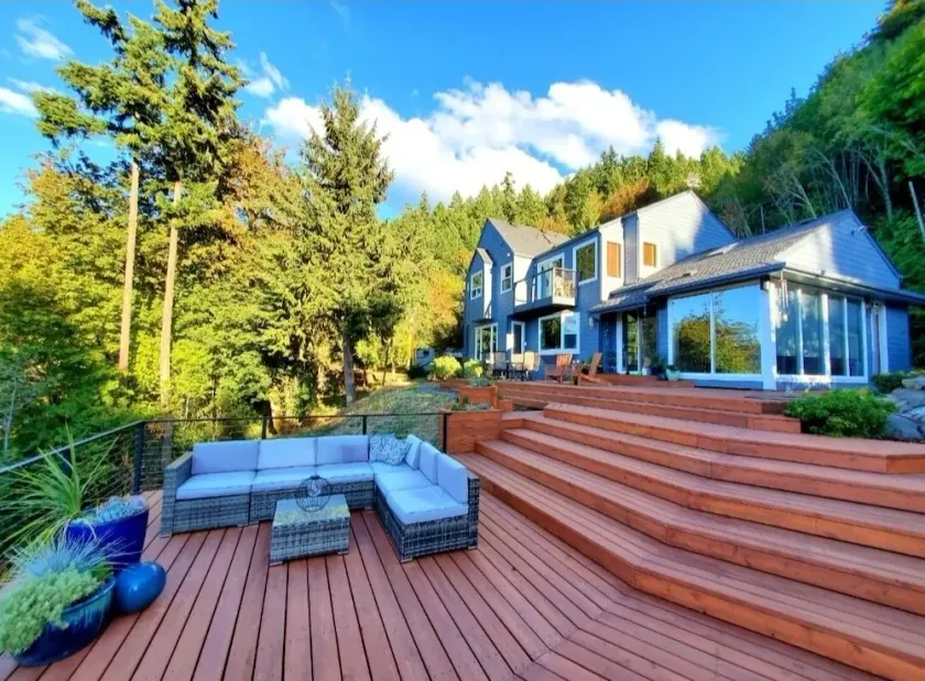 Mckenzie River Oasis w/ massive deck & hot tub on 16 acres of old-growth forest - Image 1