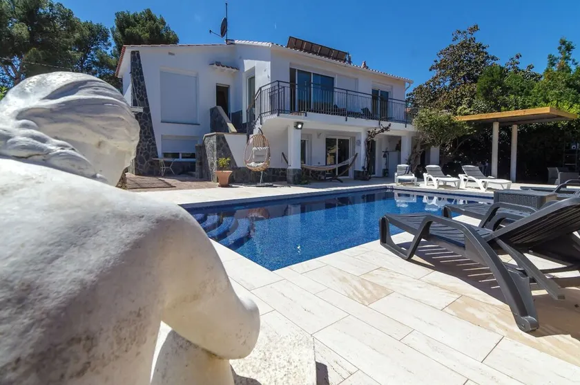 Club Villamar - Oplev en idyllisk feriebolig på Costa Brava med privat pool, moderne spansk desig... - Image 1